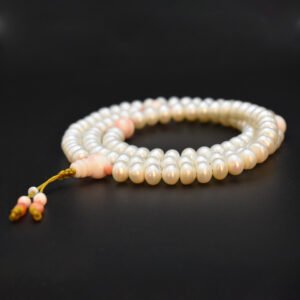 Ягаан улаан шүрэн бөөртэй Цагаан сувдан эрхи