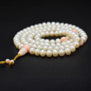 Ягаан шүрэн бөөртэй Цагаан сувдан эрхи