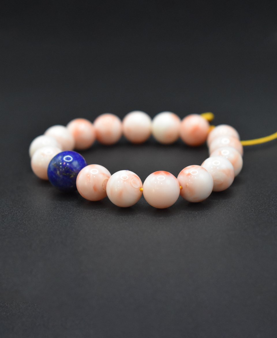 Номин толгойтой Ягаан шүрэн гарын эрхи