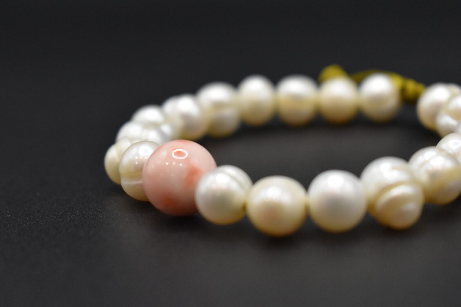 Ягаан шүрэн толгойтой Сувдан гарын эрхи - Image 3